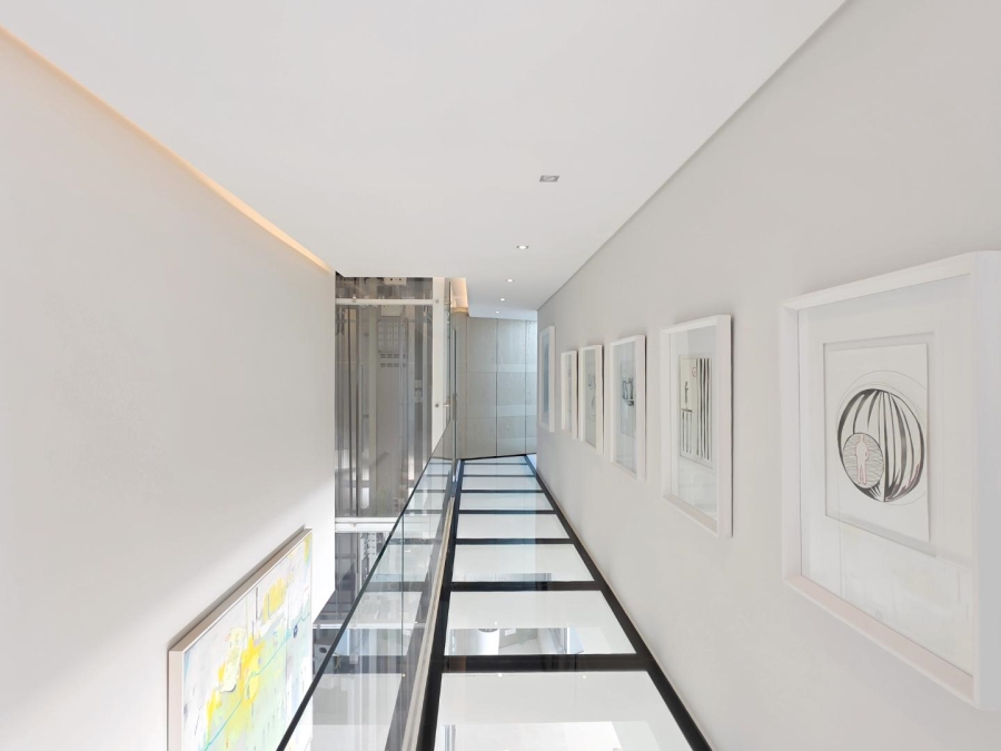 5 Bedroom Property for Sale in Fresnaye Western Cape